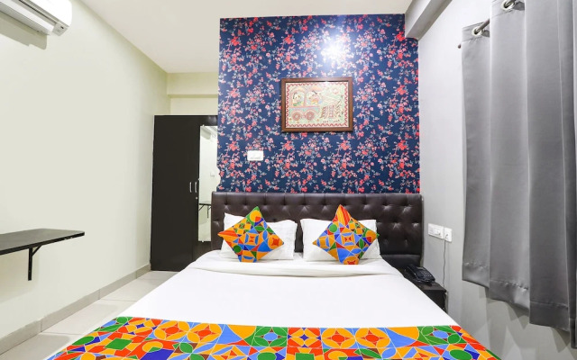 OYO Townhouse 1019 Galaxy Suites