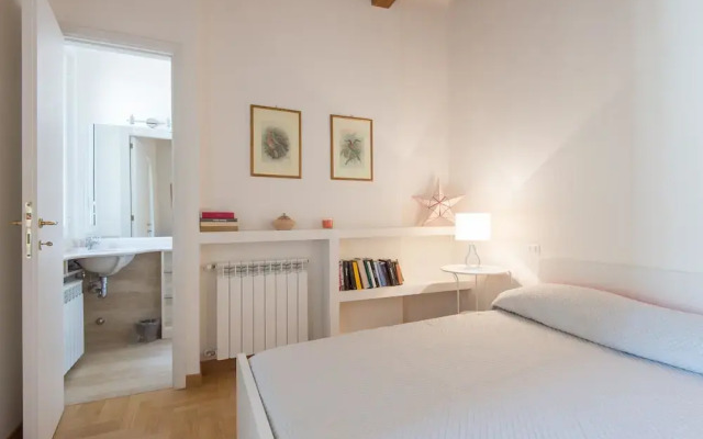 RSH Trevi Fountain Luxury Apartment