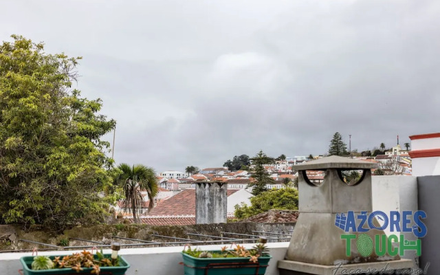 Olis House in Angra do Hero smo