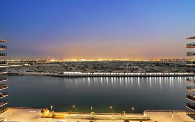 Luxe Ventures Waters Edge Haven
