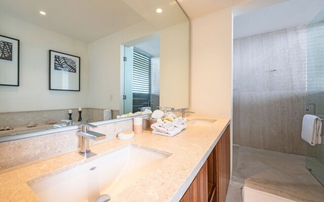 Luxurious 4 Bedroom Condo