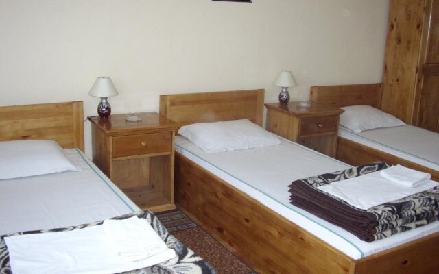Family Hotel May