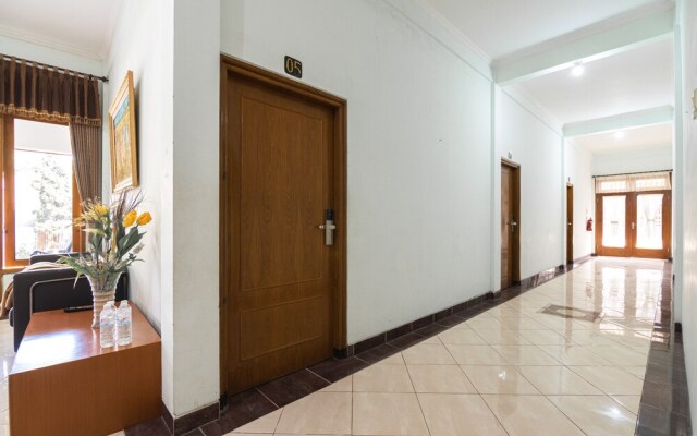 Sinergi Hotel Tretes by OYO Rooms