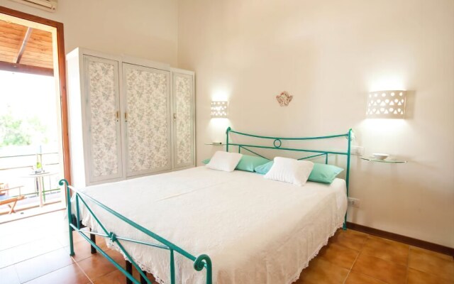 Strelitzia Holiday House