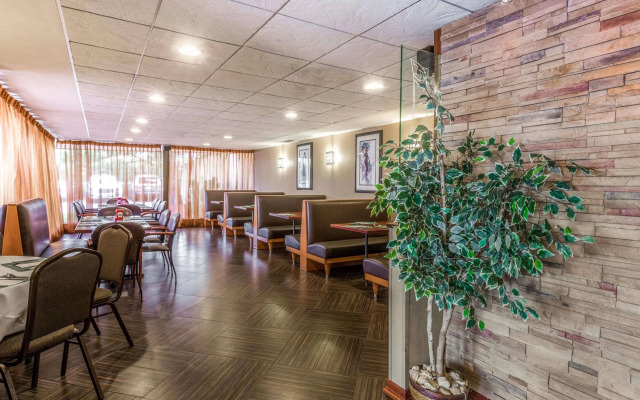 Wyndham Garden Hotel Newark Airport