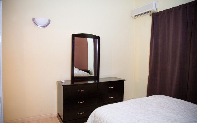 New Kingston Guest Apartment at Westbury