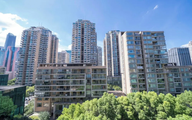 Tyms Premium 3BR 2BA Apt Walk to Metro