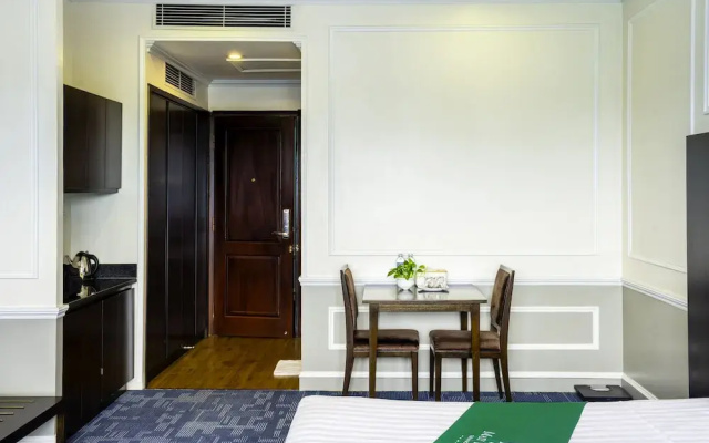 May Plaza Hotel