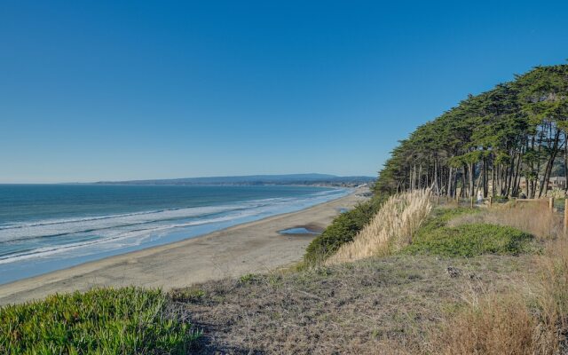 Seascape Aptos Retreat w/ Bocce Ball Court!