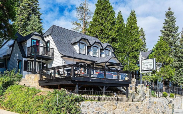 Arrowhead Lake Inn