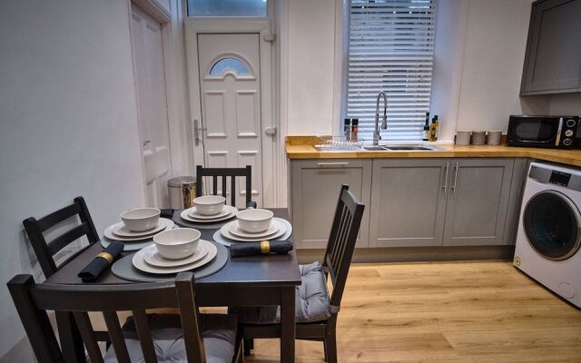 The Townhouse Simple2let Serviced Apartments