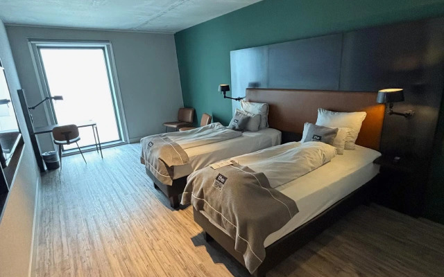 Holiday Inn - the niu, Fender Amsterdam by IHG