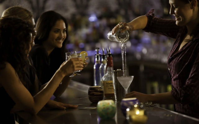 Kimpton Surfcomber Hotel by IHG
