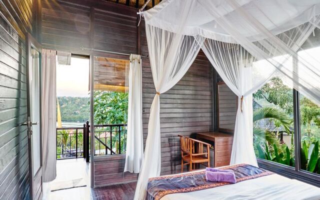 Sunrise Ocean Hut's Lembongan