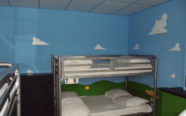 The Flying Pig Uptown Hostel