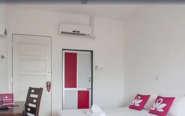 OYO 275 Senyum Inn