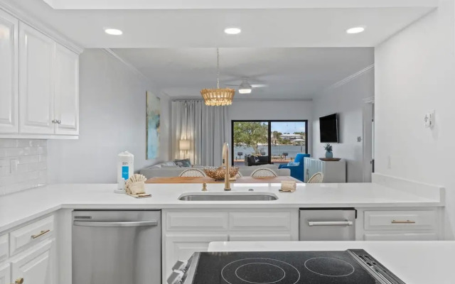 Shipwatch Riverside E104