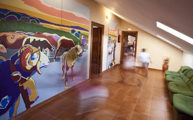 Albergue y Alojamiento en Monfragüe. Centro de Educación Ambiental La Dehesa