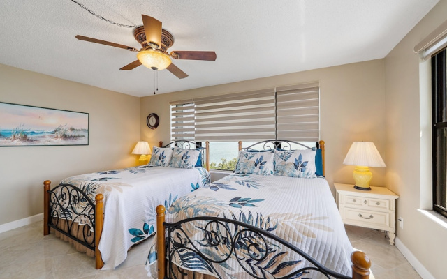 Siesta Pearl 2 Bedroom Condo