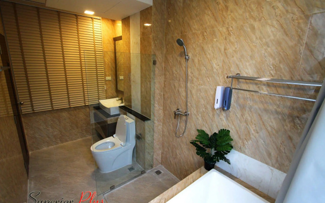 The Contrast i Hotel