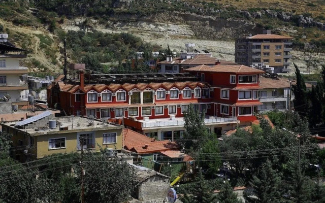 Yaman Hotel