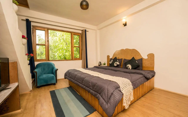 One Light Hostel
