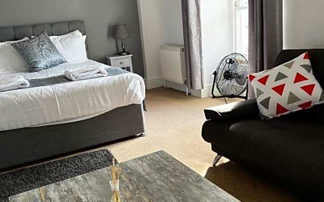 Queens Hotel