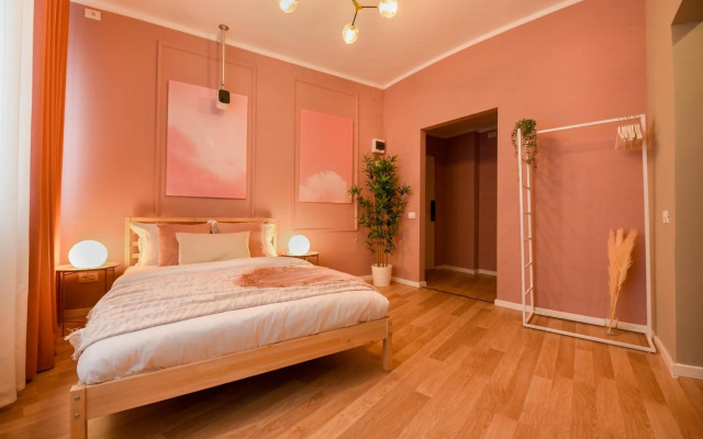 THE ALL-PINK APARTMENT - Wonderful Magheru Studio