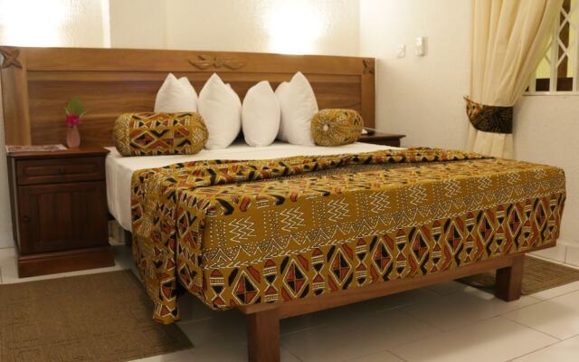 Coconut Grove Sakumono Hotel