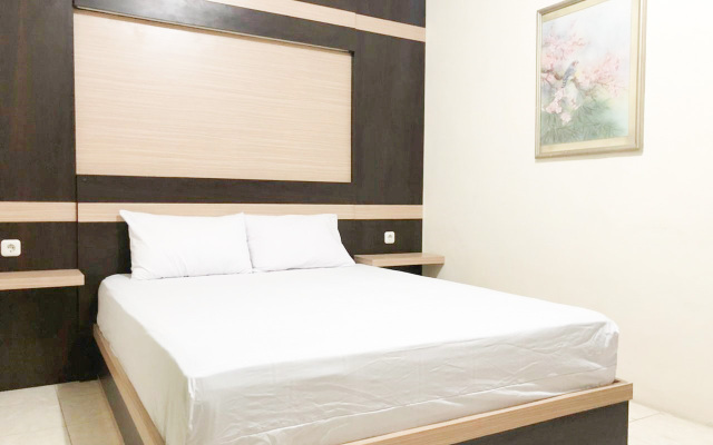 Yellow House Syariah RedPartner near MERR Rungkut Surabaya