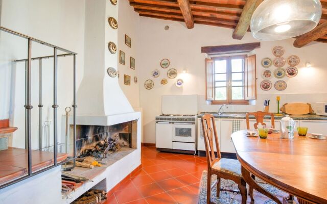 A Beautiful, Traditional Tuscan Hamlet in the Hills