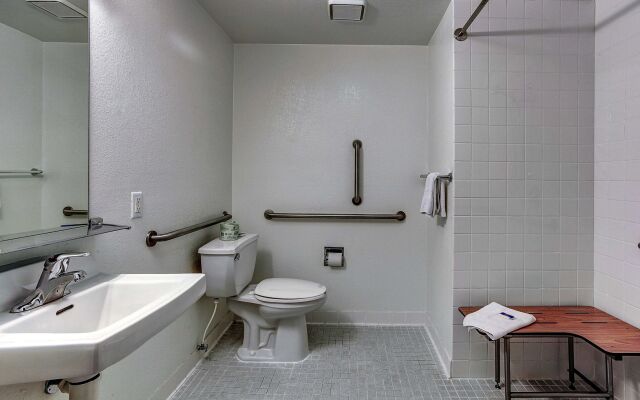 Motel 6 Coos Bay #1244