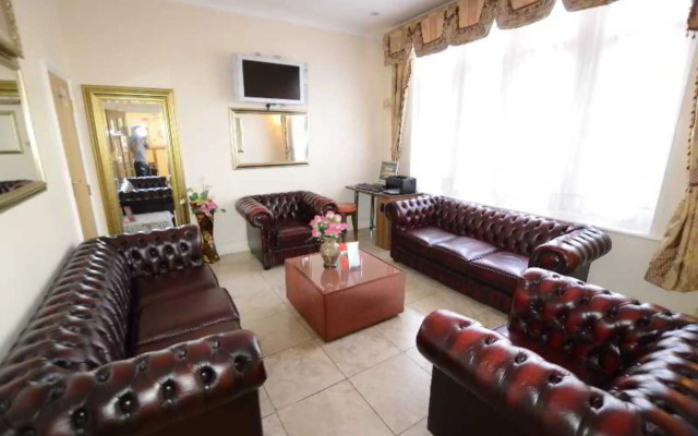 Cranbrook Hotel