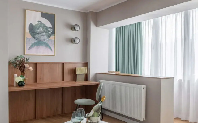 Holt s Sublime Minty Fresh 1BR on the Park