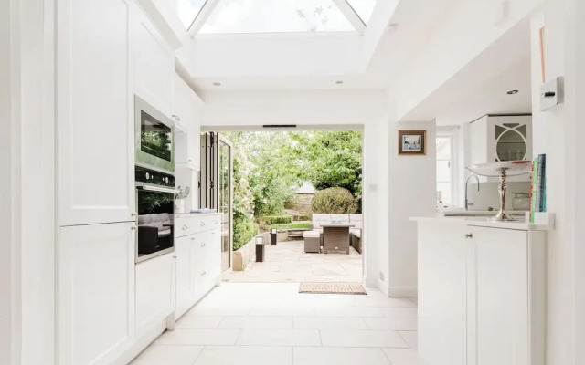 Gorgeous House - Garden & Open Living