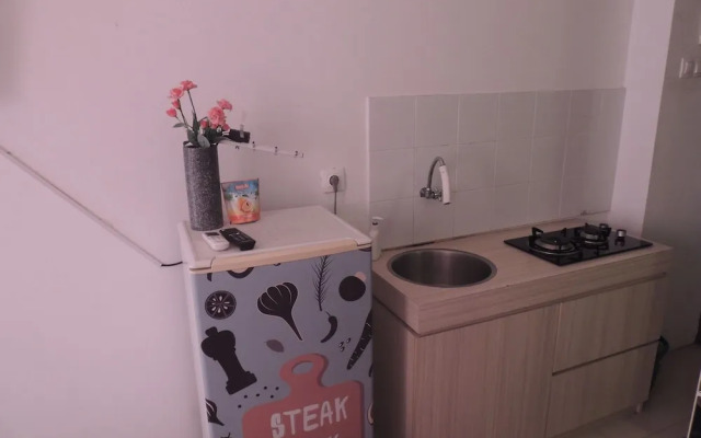 Studio Room at V Apartment