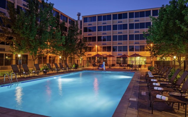 DoubleTree By Hilton Hotel Denver - Stapleton North