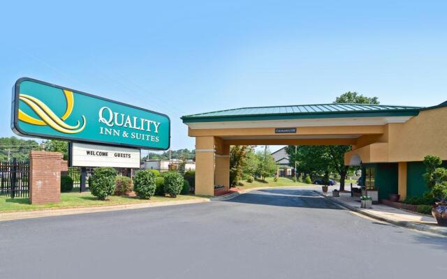 Quality Inn & Suites Coliseum