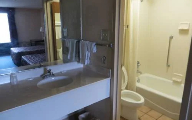 Budgetel Inn & Suites