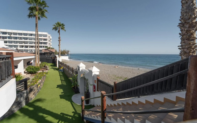 Bungalows Side Shore