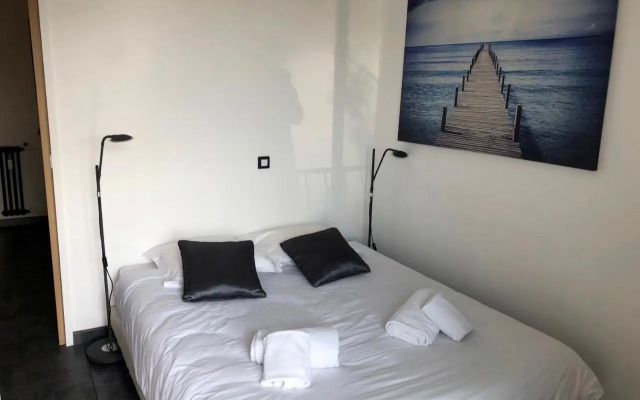 Cosy 42m With Balcony Nice View And Wifi