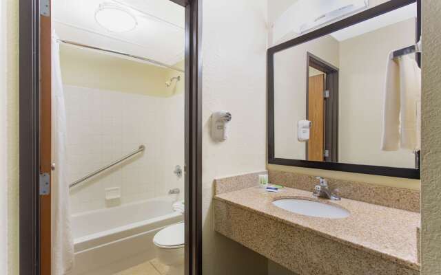 AmericInn by Wyndham Burlington