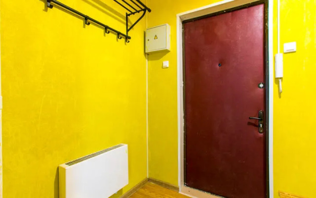 Good Afternoon on avenue Flotskij, bld. 1