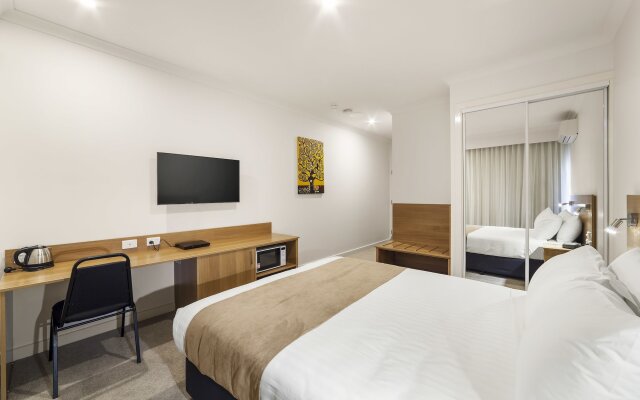 Ciloms Airport Lodge