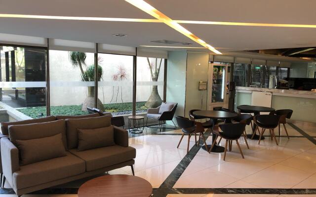 CHECK inn SELECT Hualien LinSen