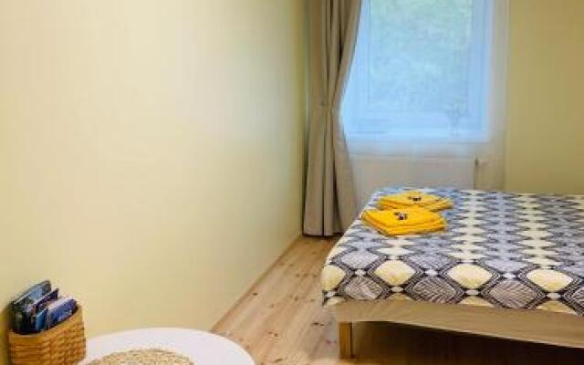 Excelent apartment with garden and free parking