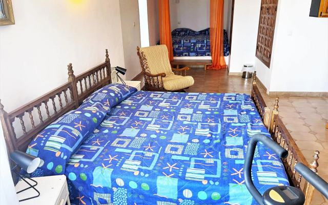 Authentic holiday home in Denia with bubble bath