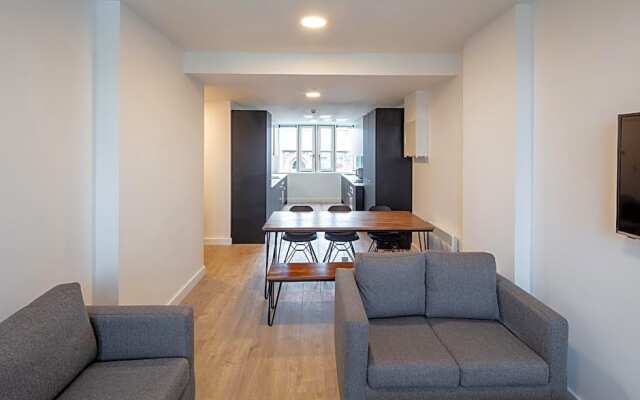 Destiny Student - Dominick Place
