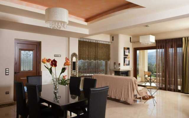 Louloudis Villa