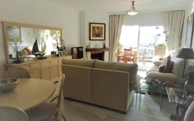 Ref. 2733 Altos De Calahonda